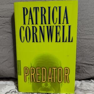 2/$10 Patricia Cornwell's "Predator"
